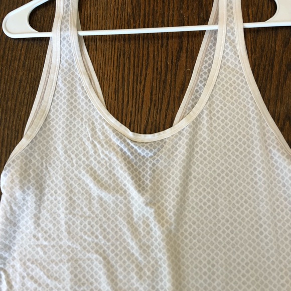 White Lululemon tank - Picture 3 of 4